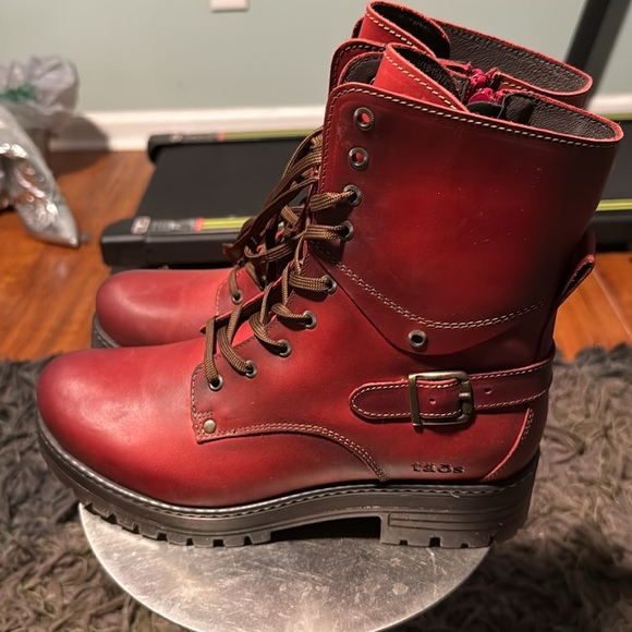 NWT TAOS WOMENS GUSTO RED LEATHER COMBAT BOOTS - Picture 4 of 12